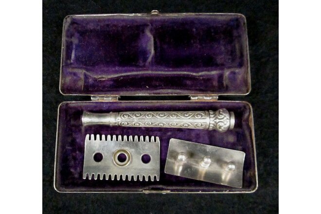 1909 Old Type King Gillette Pocket Edition Scroll Handle Razor Silver Plate Case