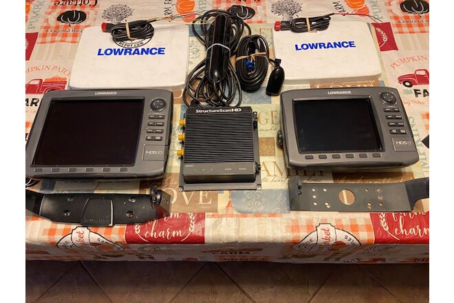 Lowrance HDS 10 and HDS 8