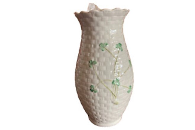 Belleek Irish Porcelain Kylemore Shamrock Basketweave Vase 8x3.375