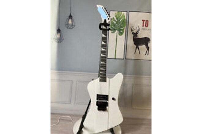 Solid Body White Electric Guitar 6 String Ebony Fretboard H Pickups FR Bridge