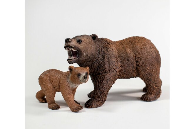 Schleich 2012  Brown Grizzly Bear 14685 and Cub 14687 Realistic Animal Figures
